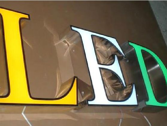 徐州介绍LED招牌的基础知识。